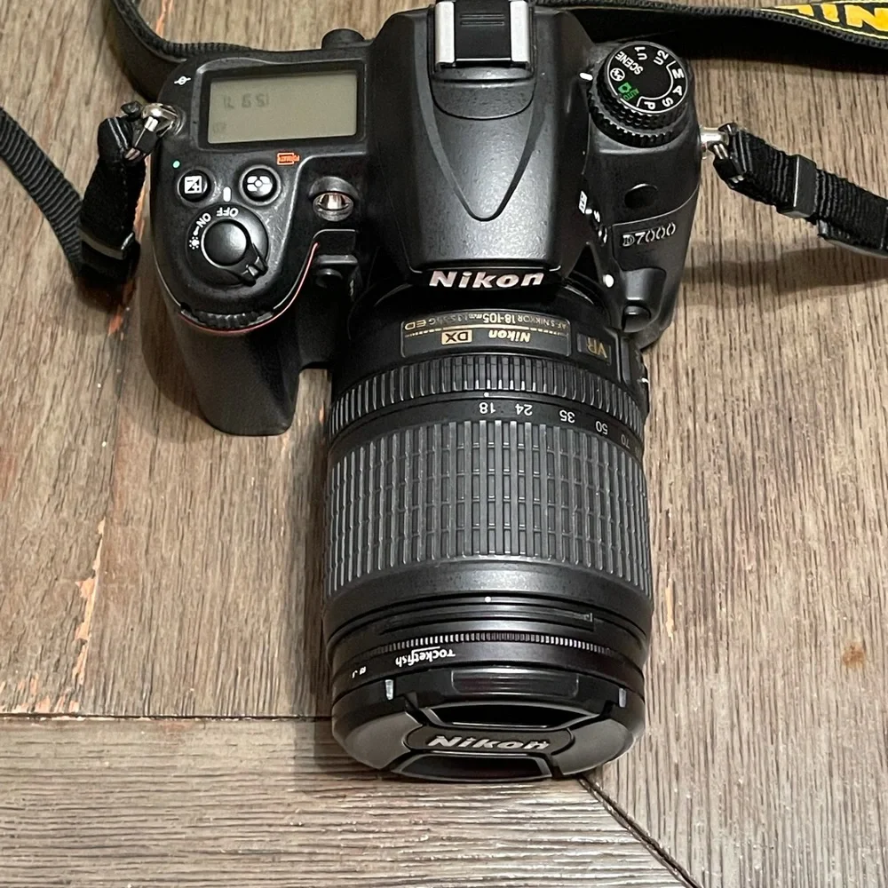 Nikon D7000 camera, like new